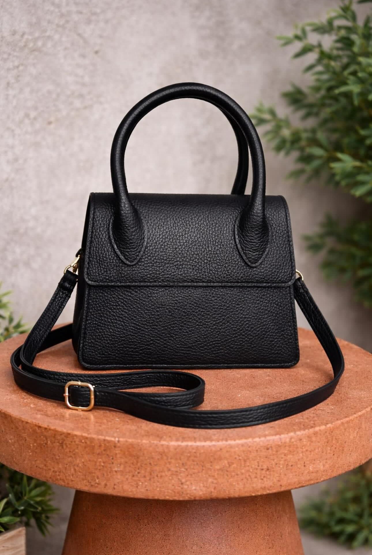 Torebka czarna ze skóry naturalnej , mała torebka na ramię , torebka damska