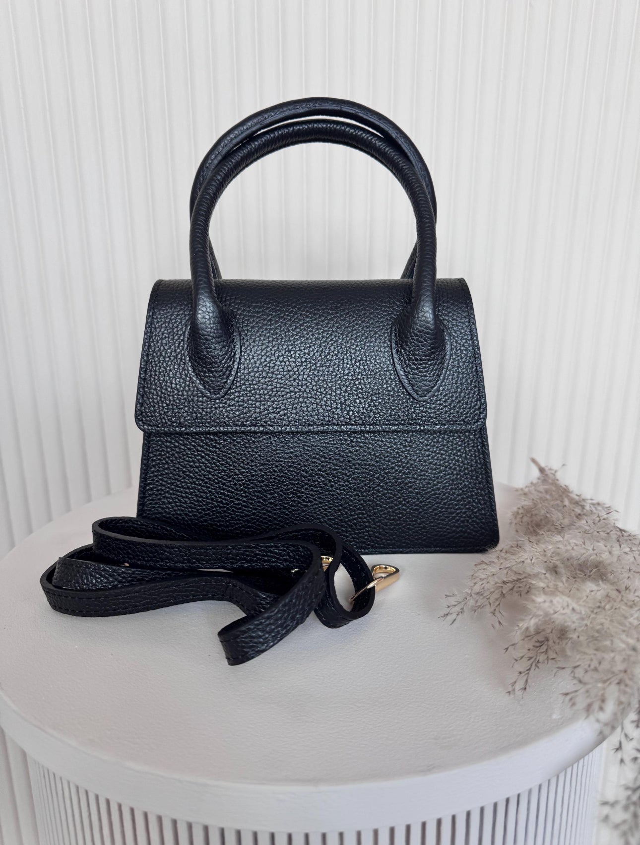 Torebka czarna ze skóry naturalnej , mała torebka na ramię , torebka damska